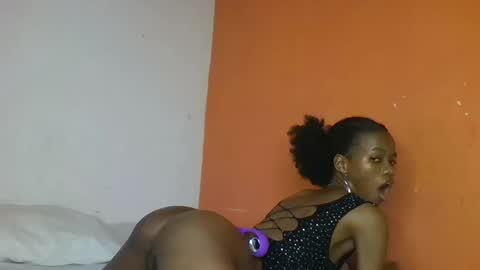 Snapshot of slaybby chatting on 03.05.25 Slaybby online show from 03.05.25