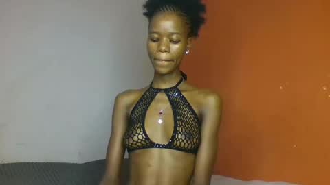 Snapshot of slaybby chatting on 03.08.25 Slaybby online show from 03.08.25