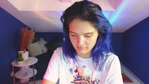 Snapshot of slayq777 chatting on 10.14.25 Emilia online show from 10.14.25
