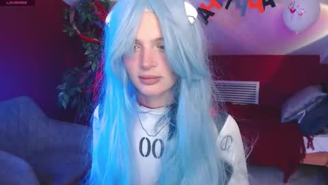 Snapshot of slayq777 chatting on 10.19.25 Emilia online show from 10.19.25
