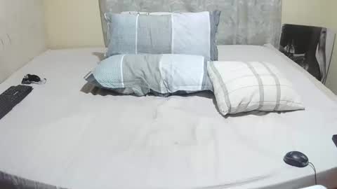 Snapshot of slender_sweetbabe chatting on 05.24.26 slender_sweetbabe online show from 05.24.26