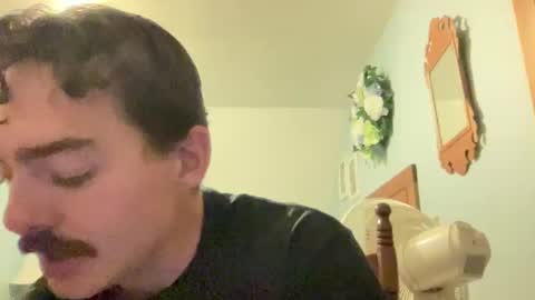 Snapshot of slickmass chatting on 12.09.24 SlickMass online show from 12.09.24