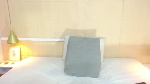 slim_chocobar18 online show from 12.20.24