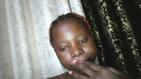 Snapshot of slim_petite_ebony chatting on 06.17.26 slim_petite_ebony online show from 06.17.26