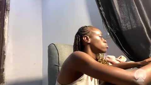 Snapshot of slimbaby16 chatting on 11.19.25 Slim online show from 11.19.25