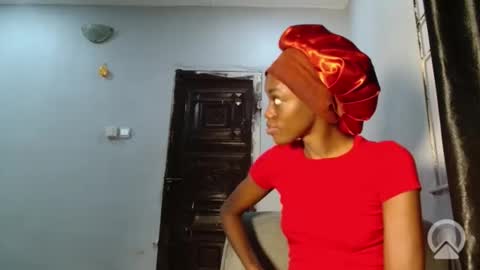 Snapshot of slimbaby16 chatting on 11.26.25 Slim online show from 11.26.25