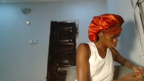 Snapshot of slimbaby16 chatting on 12.02.25 Slim online show from 12.02.25