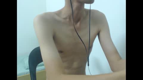 Snapshot of slimboner89 chatting on 01.12.25 slimboner89 online show from 01.12.25