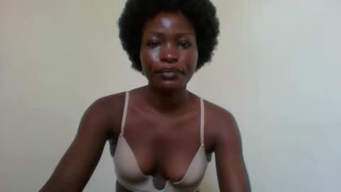 Snapshot of slimdiva chatting on 05.15.26 slimdiva online show from 05.15.26