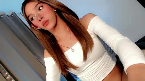 Snapshot of slimgirl_patricia chatting on 04.18.26 Pat online show from 04.18.26