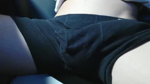 Snapshot of slimhungyvng chatting on 04.01.26 slimhungyvng online show from 04.01.26