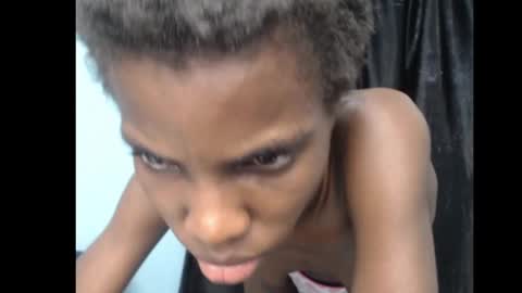 Snapshot of slimzyxdoll chatting on 02.21.25 slimzyxdoll online show from 02.21.25