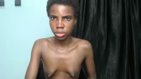 Snapshot of slimzyxdoll chatting on 03.01.25 slimzyxdoll online show from 03.01.25