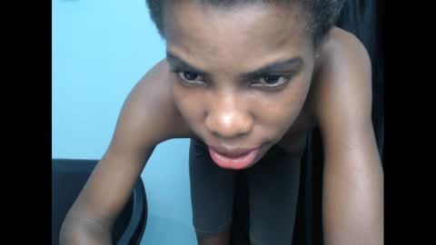 Snapshot of slimzyxdoll chatting on 03.02.25 slimzyxdoll online show from 03.02.25