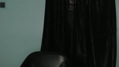 Snapshot of slimzyxdoll chatting on 03.03.25 slimzyxdoll online show from 03.03.25