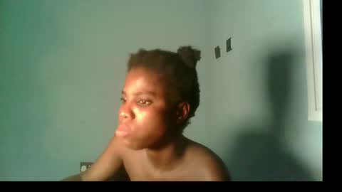 Snapshot of slimzyxdoll chatting on 09.22.25 slimzyxdoll online show from 09.22.25