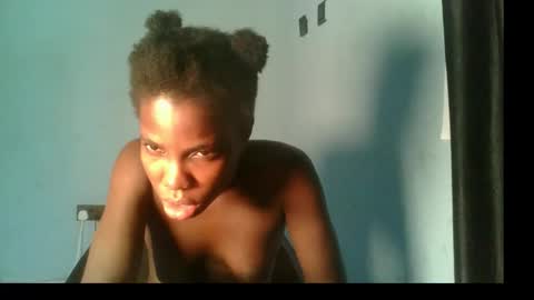 Snapshot of slimzyxdoll chatting on 09.26.25 slimzyxdoll online show from 09.26.25