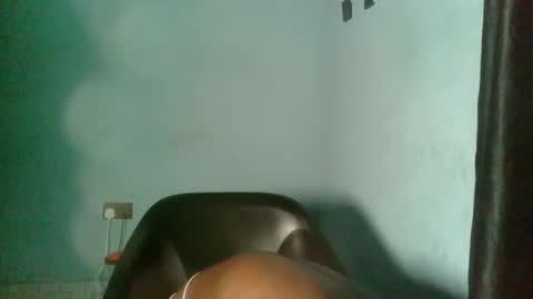 Snapshot of slimzyxdoll chatting on 10.03.25 slimzyxdoll online show from 10.03.25