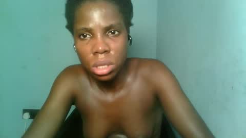 Snapshot of slimzyxdoll chatting on 10.05.25 slimzyxdoll online show from 10.05.25