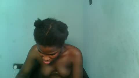 Snapshot of slimzyxdoll chatting on 10.10.25 slimzyxdoll online show from 10.10.25