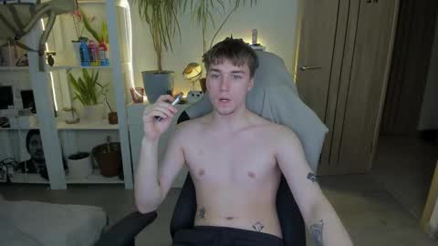 Snapshot of slippery_baby chatting on 02.24.25 Mila online show from 02.24.25