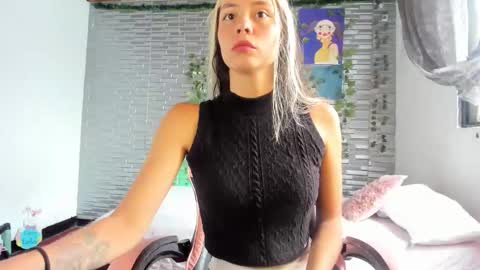 slone03 online show from 10.20.25