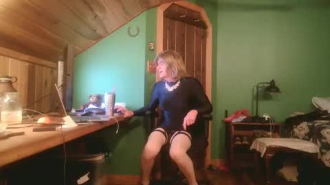 Snapshot of slutjennifertransxx chatting on 09.20.25 slutjennifertransxx online show from 09.20.25