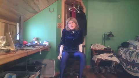 Snapshot of slutjennifertransxx chatting on 09.23.25 slutjennifertransxx online show from 09.23.25