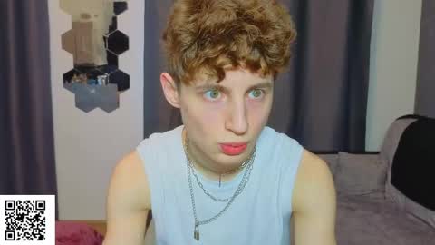 Snapshot of sluttsavage chatting on 05.18.26 sluttsavage online show from 05.18.26