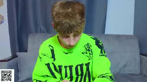 Snapshot of sluttsavage chatting on 06.14.26 sluttsavage online show from 06.14.26