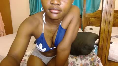 Snapshot of slutty_charmmz chatting on 04.18.26 Bree online show from 04.18.26