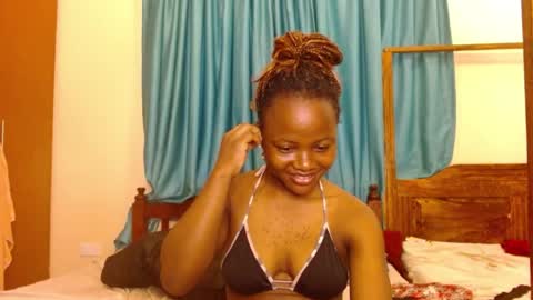 Snapshot of slutty_charmmz chatting on 04.22.26 Bree online show from 04.22.26