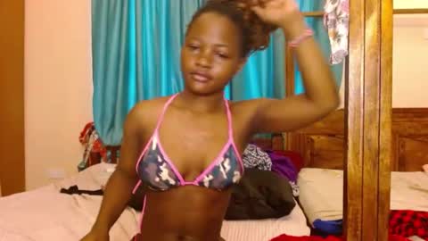 Snapshot of slutty_charmmz chatting on 04.29.26 Bree online show from 04.29.26