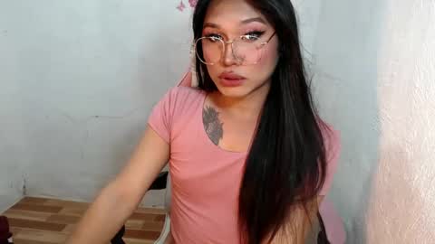 Snapshot of slutty_classyxx chatting on 01.24.25 Lovie online show from 01.24.25