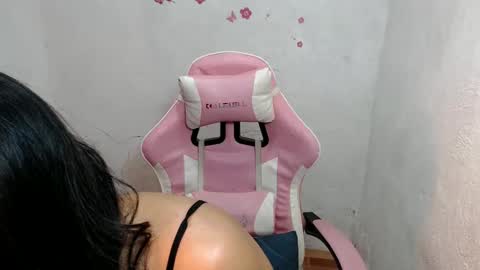 Snapshot of slutty_classyxx chatting on 02.06.25 Lovie online show from 02.06.25