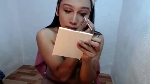 Snapshot of slutty_classyxx chatting on 09.19.25 Lovie online show from 09.19.25