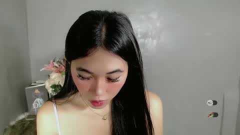 Snapshot of slutty_shanin chatting on 12.15.24 SHANIN online show from 12.15.24
