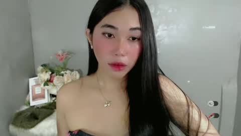 Snapshot of slutty_shanin chatting on 02.21.25 SHANIN online show from 02.21.25