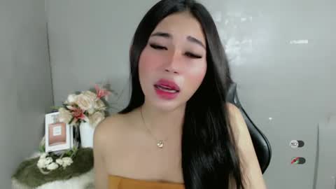 Snapshot of slutty_shanin chatting on 02.26.25 SHANIN online show from 02.26.25