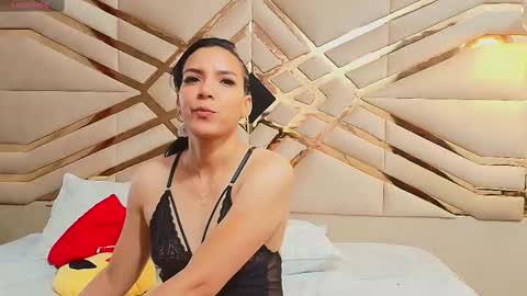 Snapshot of sluttyandmature chatting on 02.21.25 MARCELA online show from 02.21.25