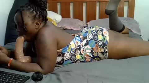 Snapshot of sluttydevil6 chatting on 03.06.25 sluttydevil6 online show from 03.06.25