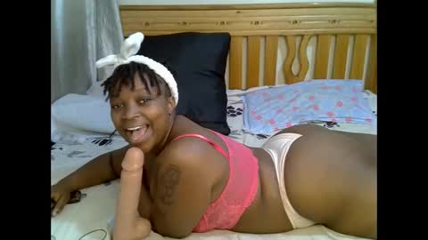 Snapshot of sluttydevil6 chatting on 09.10.25 sluttydevil6 online show from 09.10.25