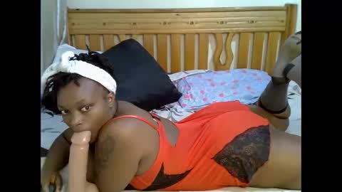 Snapshot of sluttydevil6 chatting on 09.11.25 sluttydevil6 online show from 09.11.25