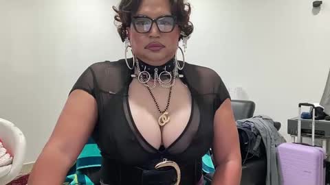 Snapshot of sluttygina1 chatting on 12.30.24 sluttygina1 online show from 12.30.24