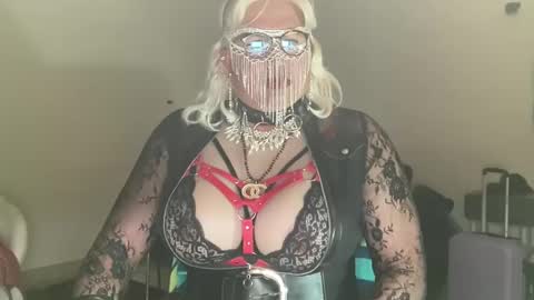 Snapshot of sluttygina1 chatting on 01.02.25 sluttygina1 online show from 01.02.25