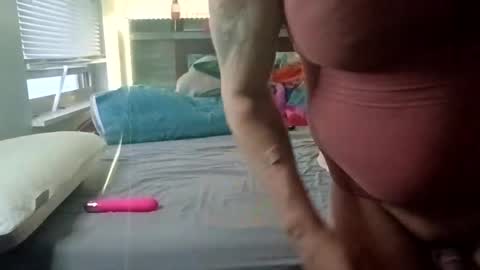 Snapshot of sluttyslut123797367 chatting on 05.10.26 Nastyguurl online show from 05.10.26