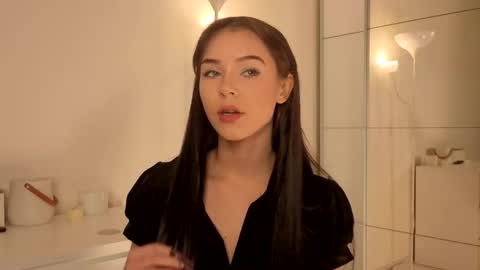 Lily online show from 11.16.25