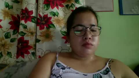 Snapshot of small_boobs59 chatting on 11.19.25 Lovewella online show from 11.19.25