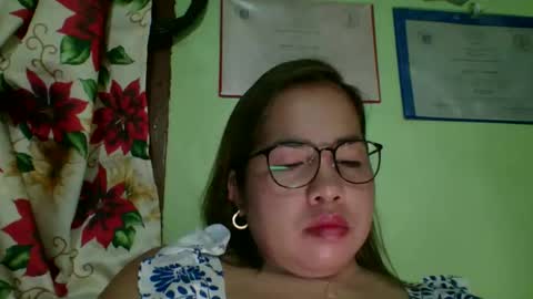 Snapshot of small_boobs59 chatting on 12.02.25 Lovewella online show from 12.02.25