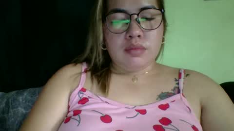 Snapshot of small_boobs59 chatting on 02.19.26 Lovewella online show from 02.19.26